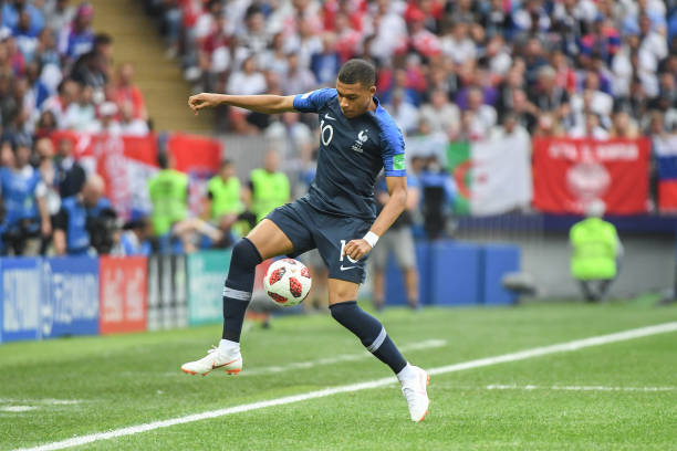 毫不拖泥帶 毫不拖泥帶